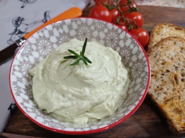 Avocadoaufstrich - RECEPT für nahrhaften Aufstrich