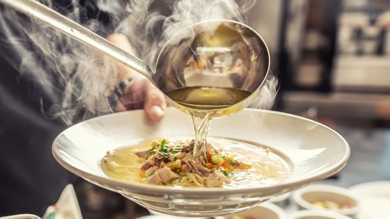 Heiße Suppe und wie man sie abkühlt